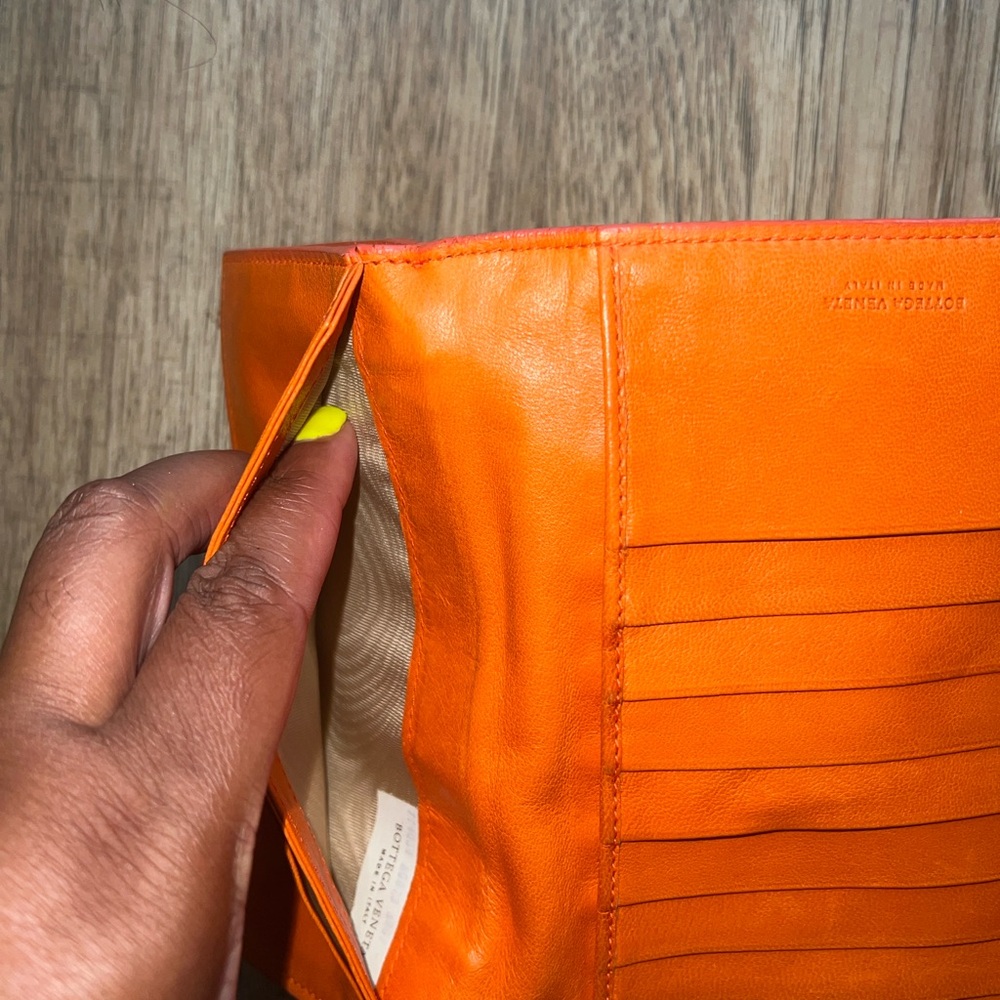 AUTHENTIC Bottega Veneta EUC Orange ๐ Wallet with Clasp - Picture 5 of 14